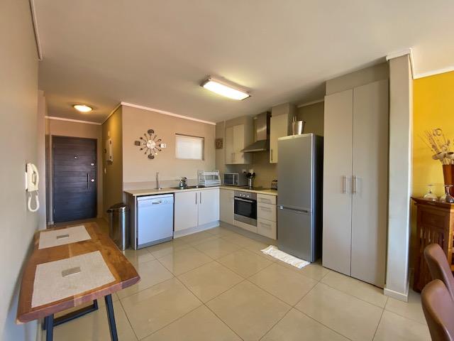 To Let 2 Bedroom Property for Rent in Sea Point Western Cape